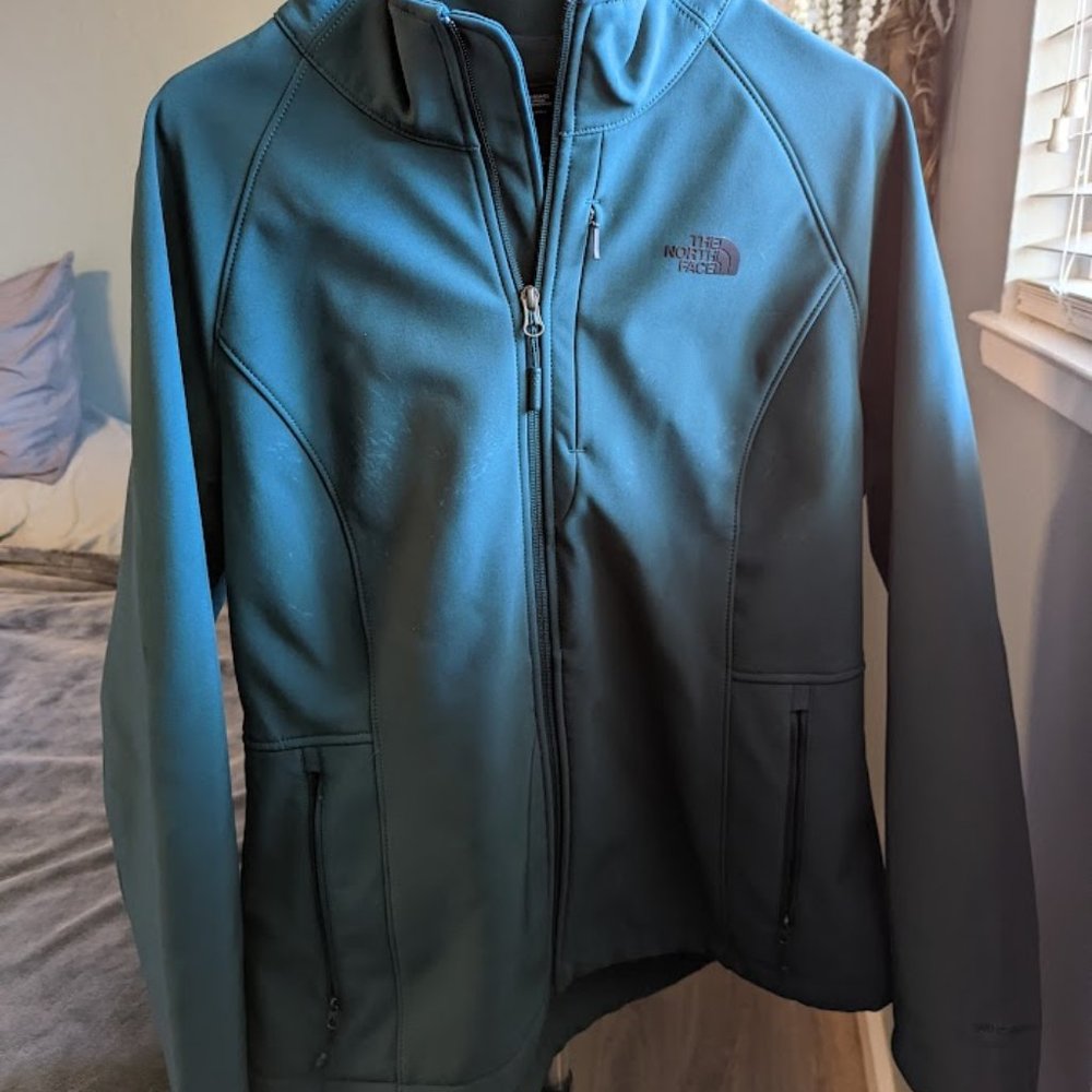 The North Face Women's Apex Bionic 2 Jacket in Green Heather